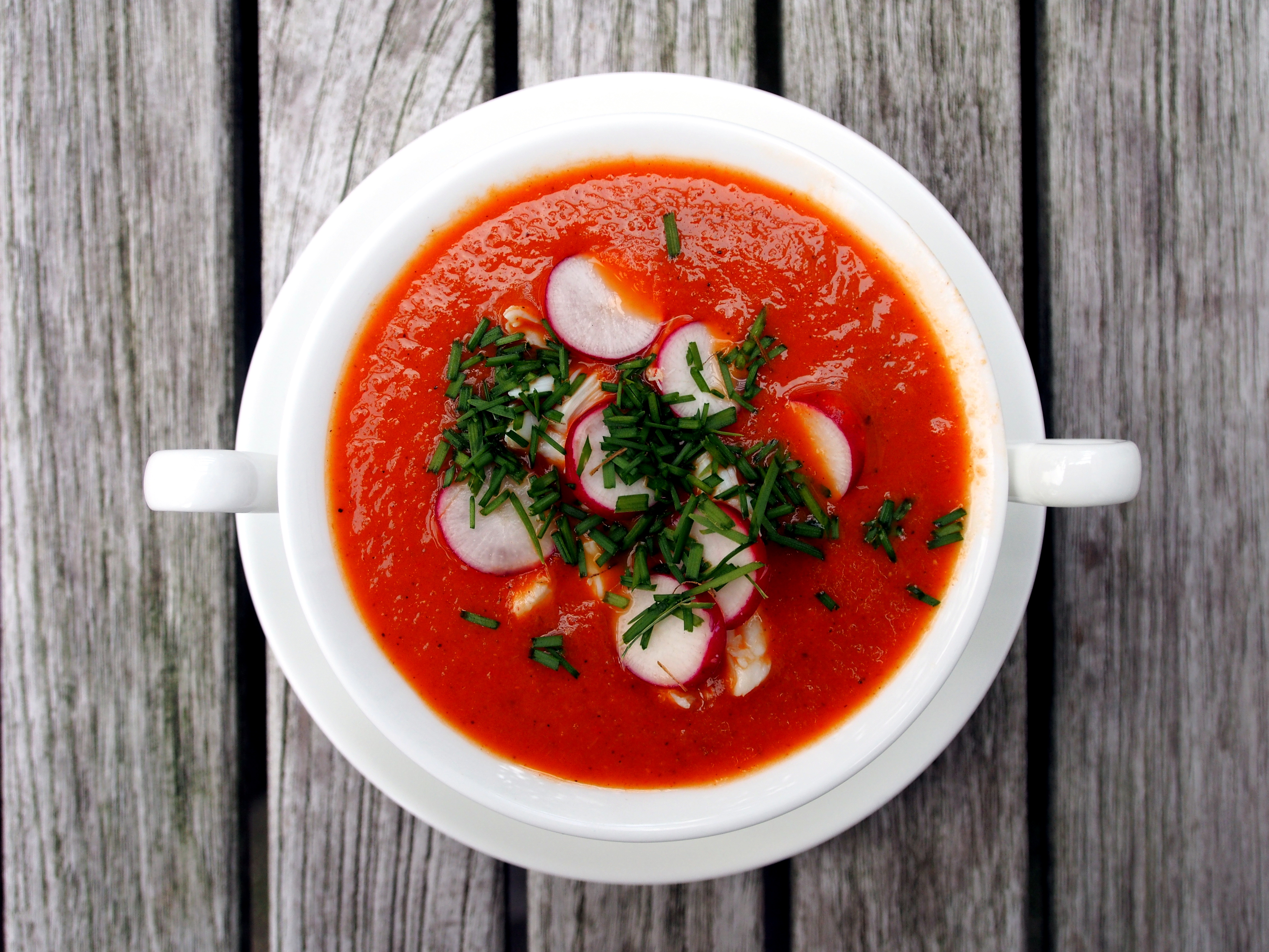 CHILLED INDIAN SPICED TOMATO SOUP WITH CRABMEAT