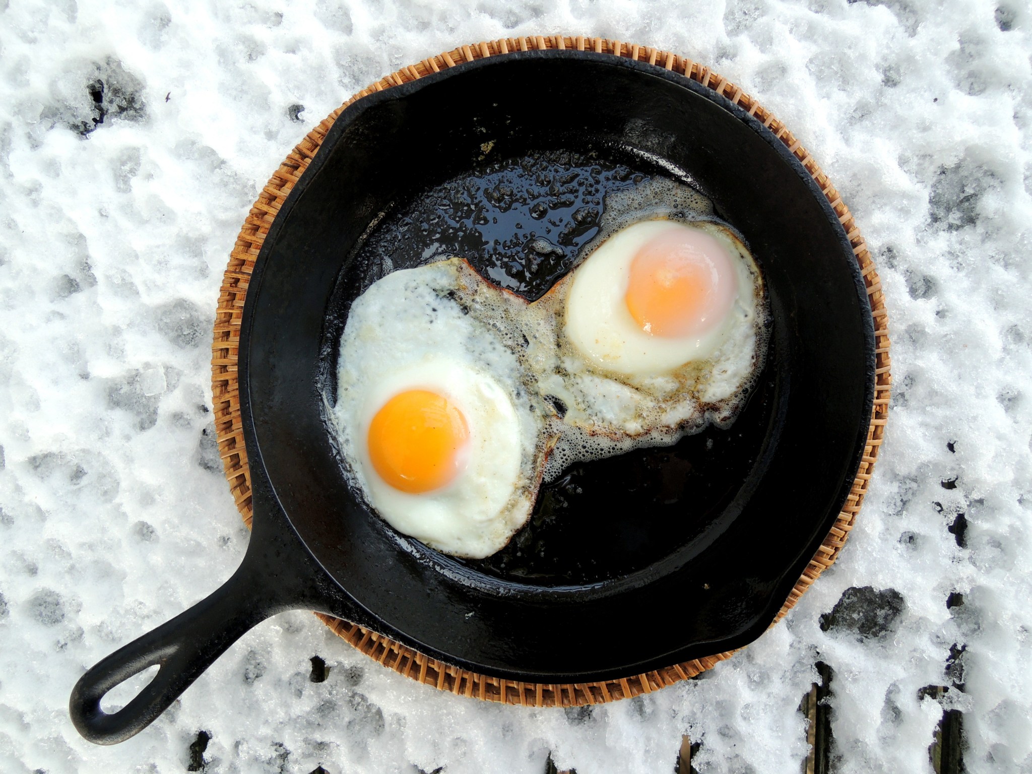 BASIC FRIED EGGS