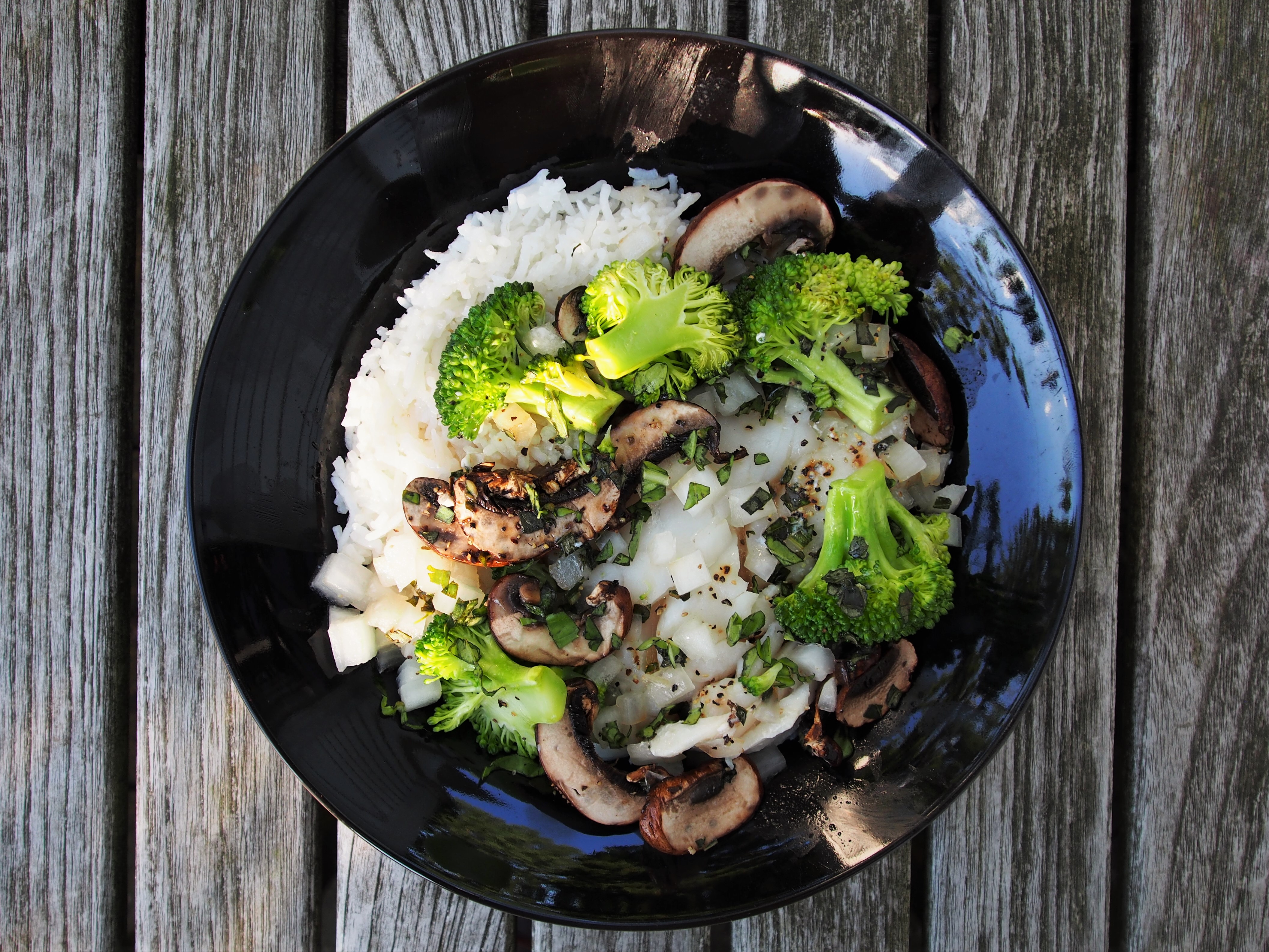 OVEN STEAMED COD WITH VEGETABLES