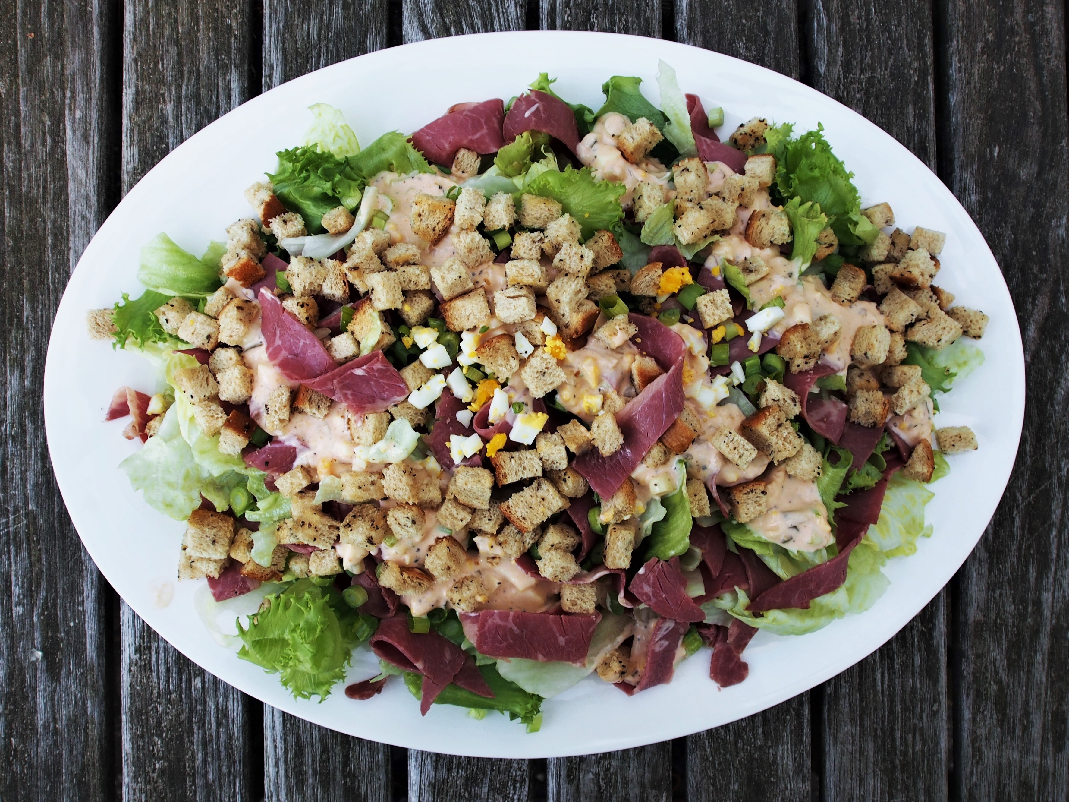 CORNED BEEF SALAD WITH THOUSAND ISLAND DRESSING AND RYE CROUTONS The Weathered Grey Table