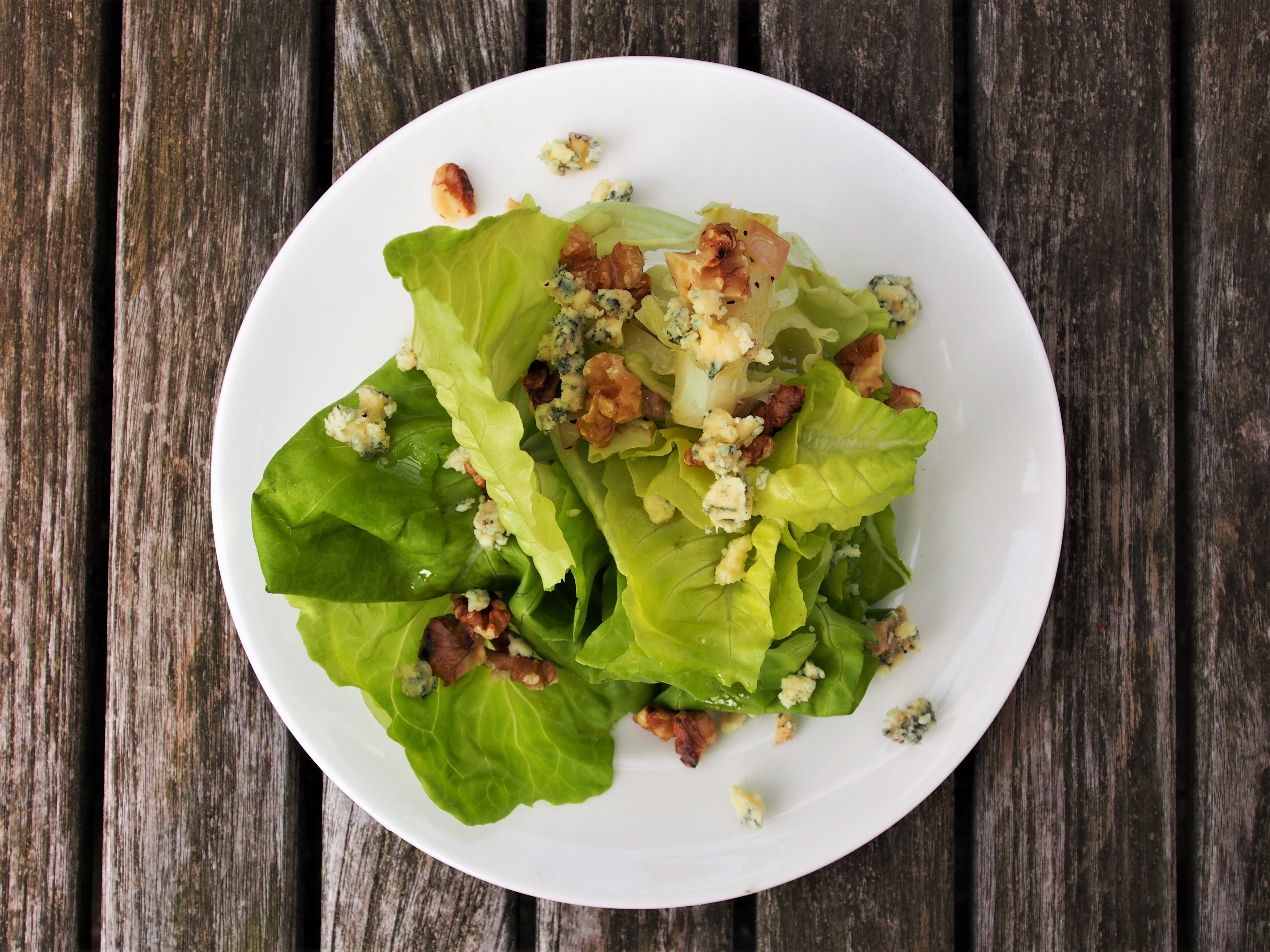 BOSTON LETTUCE WEDGES WITH ZINFANDEL VINAIGRETTE AND STILTON